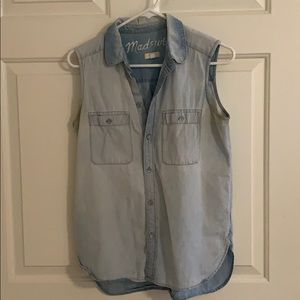 Madewell Sleeveless Chambray Button Down Top